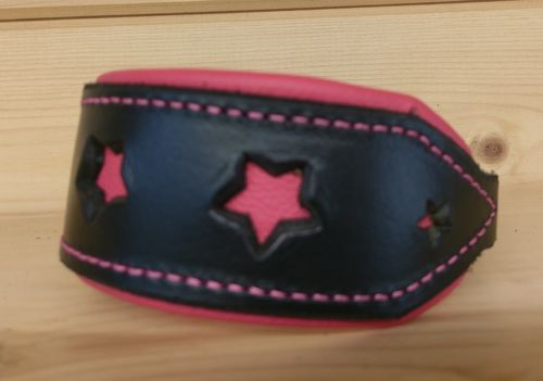 Windhonden halsband met open stermotief zwart-roze 30-35 cm